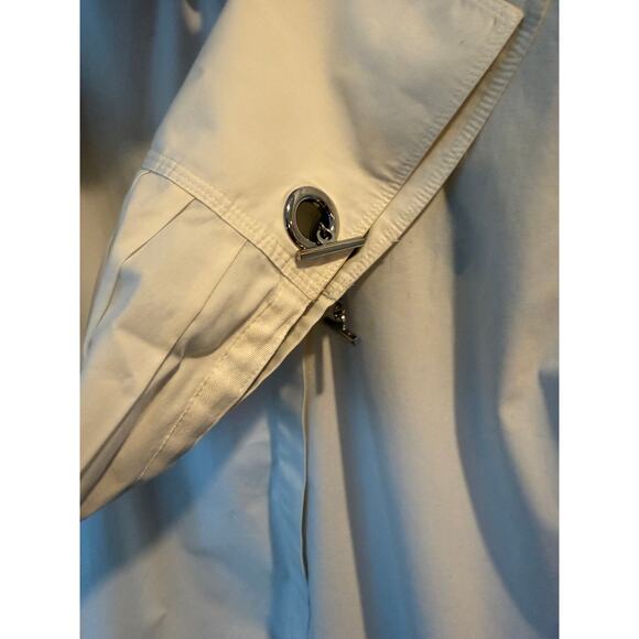 Elizabeth and James White Toggle-Cuff Stretch Cotton Shirt – XS - Picture 4 of 7